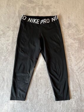 Nike Pro Dri-fit Black Capri Leggings with Mesh Accents XL